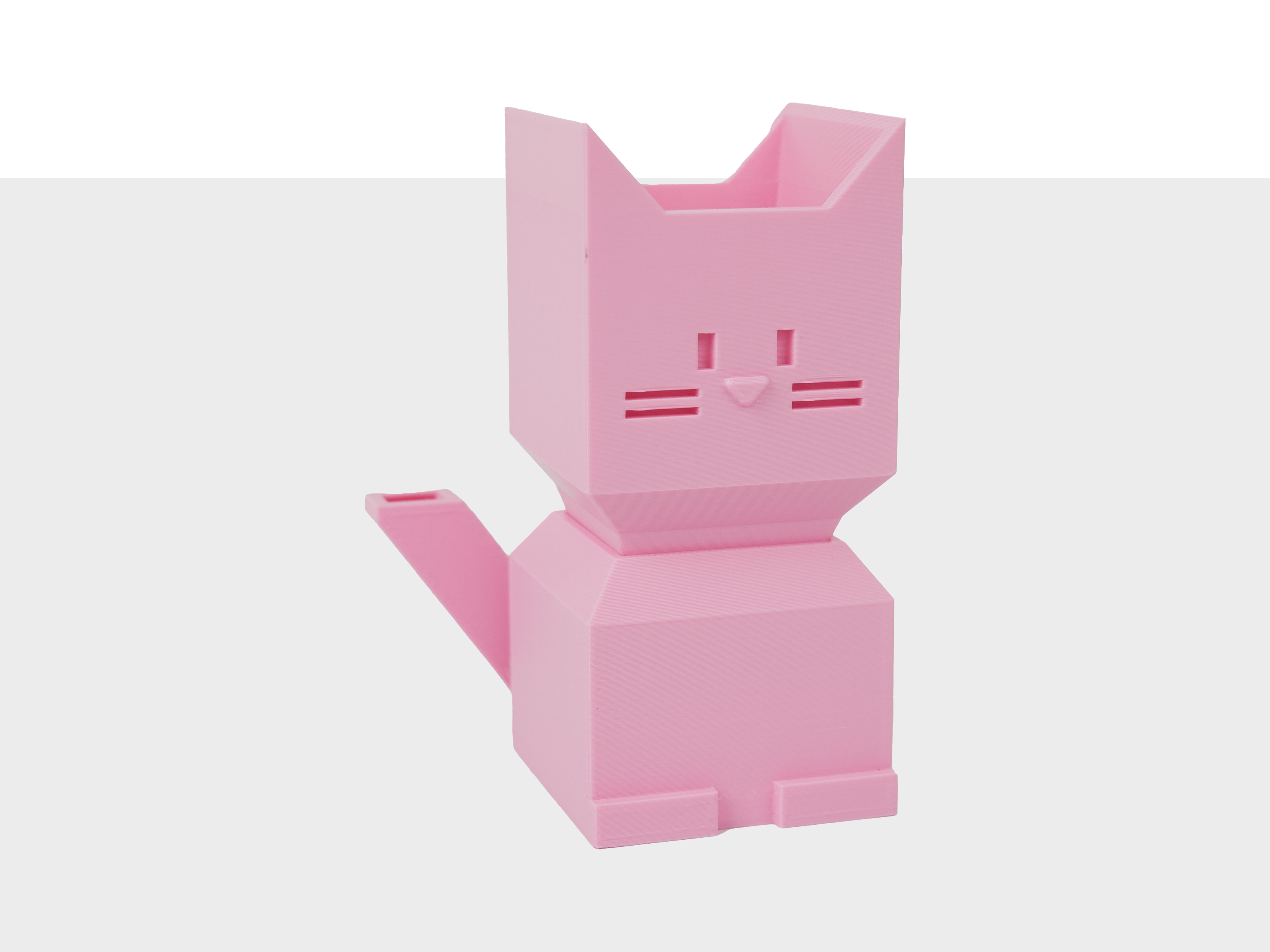 Maceta para gatos con riego automático - Impresa en 3D