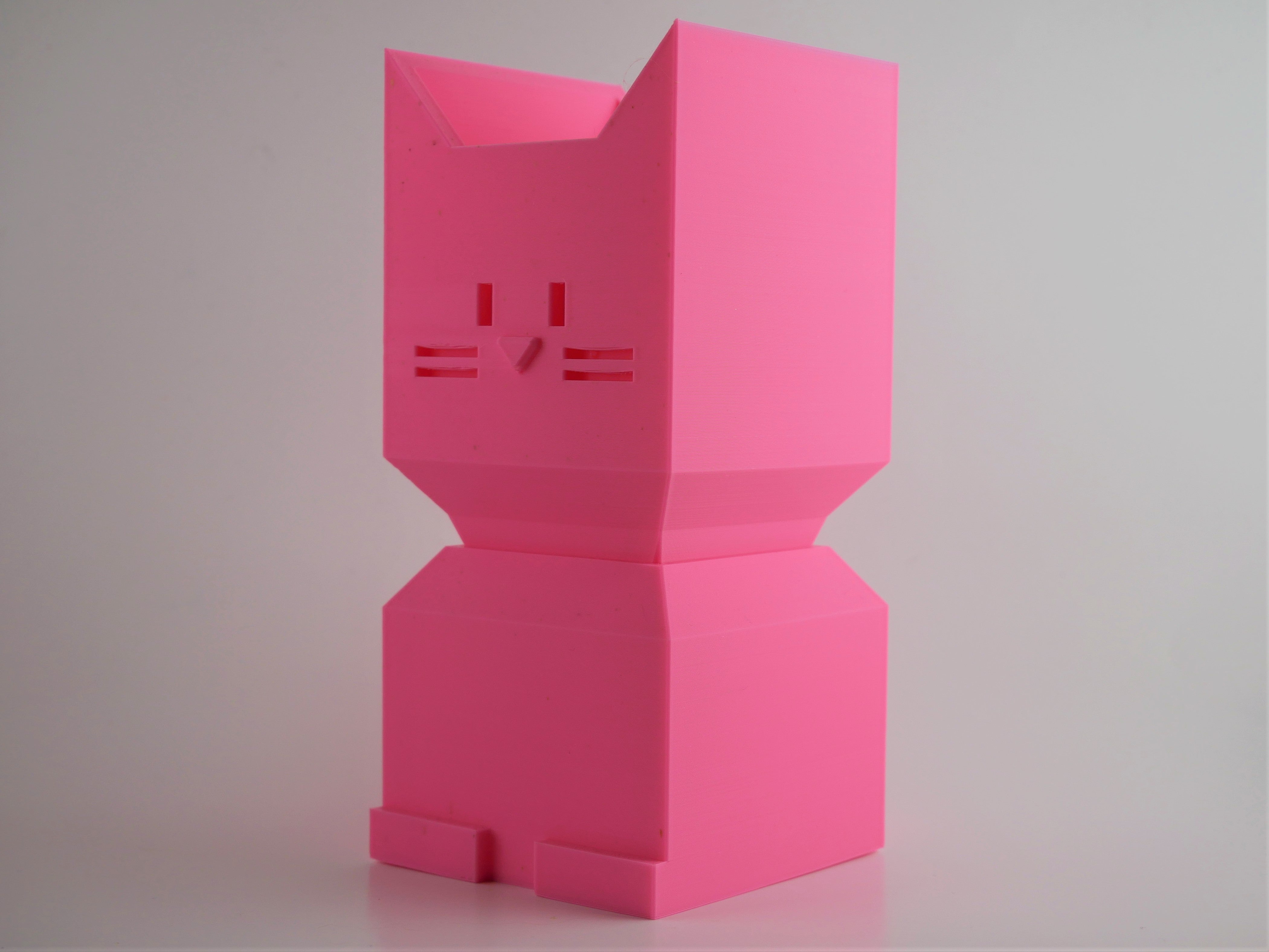 Maceta para gatos con riego automático - Impresa en 3D